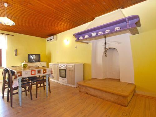 House Davor 1585 - image 11