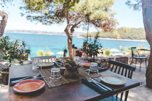 Restorāns, O-Tents by Obonjan Island Resort in Obonjan