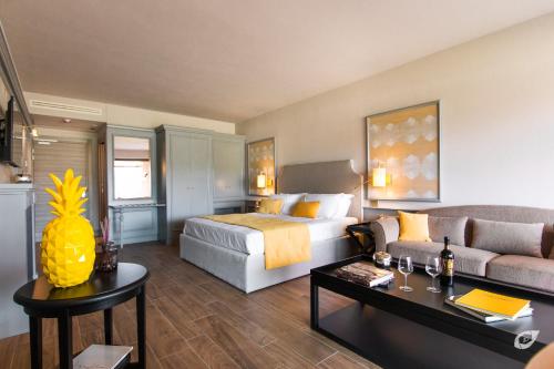 Deluxe King Room