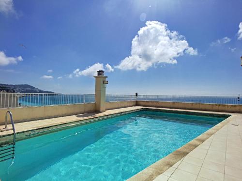 Nestor&Jeeves - SUITE ROYAL LUXEMBOURG - Central - Swimming pool on roof - image 4