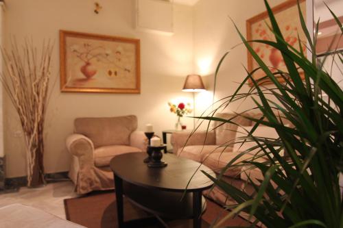 Achillion Hotel - image 3