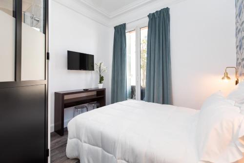 Arome Hotel - image 4