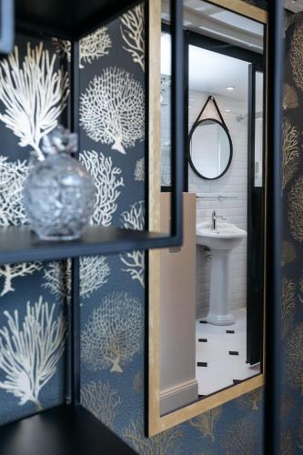 Arome Hotel - image 3