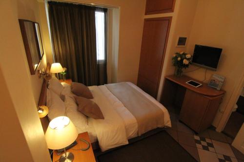 Achillion Hotel, Афины (фото 10)