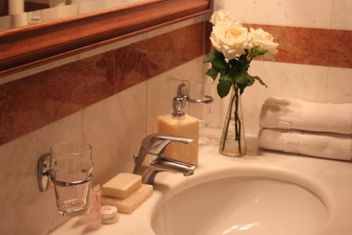 Achillion Hotel, Афины (фото 6)