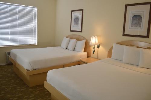 Deluxe Queen Room with Two Queen Beds