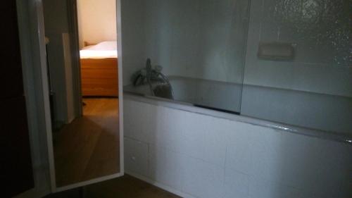 Bathroom, calanques d'Antheor in La Baumette