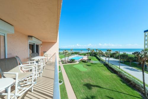 Cocoa Beach Towers - image 9