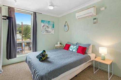 

Location! 2BR Town View Unit in Centre of Airlie.