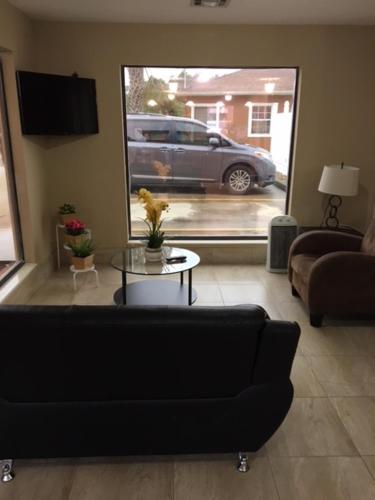 Days Inn by Wyndham Sulphur LA - image 6