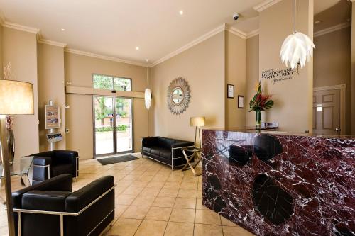 Lobby, Majestic Old Lion Apartments near Adelaide botaniske hage