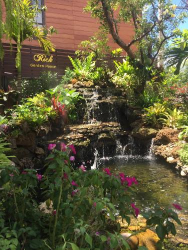 Rich Garden House Hotel - 숙소 외관