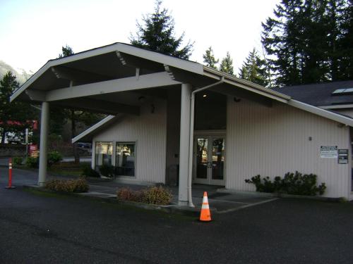 Edgewick Inn - main image