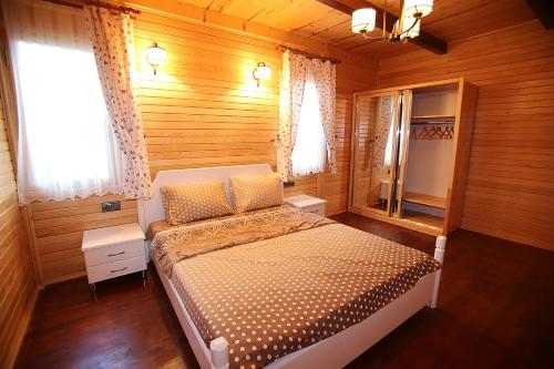 Nerissa Hotel - image 3