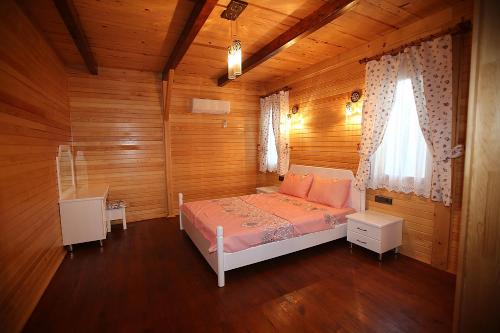 Nerissa Hotel - image 6