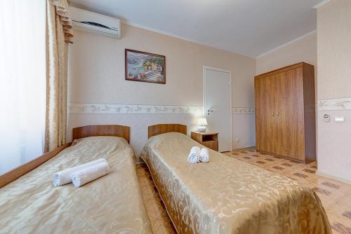 Milotel Pavel Stop at Milotel Pavel to discover the wonders of Anapa. The hotel offers a high standard of service and amenities to suit the individual needs of all travelers. To be found at the hotel are 24-hour fr