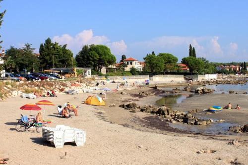 Apartments by the sea Zambratija Umag - 6998 - image 2