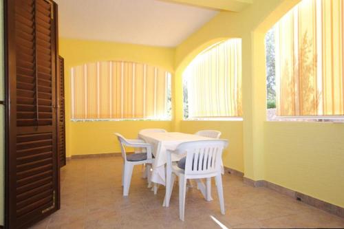  Apartment Kukljica 8196b, Unterkunft in Kukljica