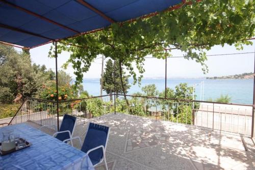 Apartments by the sea Kali Ugljan - 8270