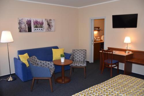 Aparthotel Austria Suites - image 7