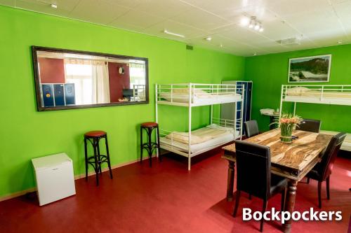1 bunk bed