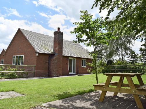 المنظر الخارجي, Hornbeam Cottage in هانليى كاسل