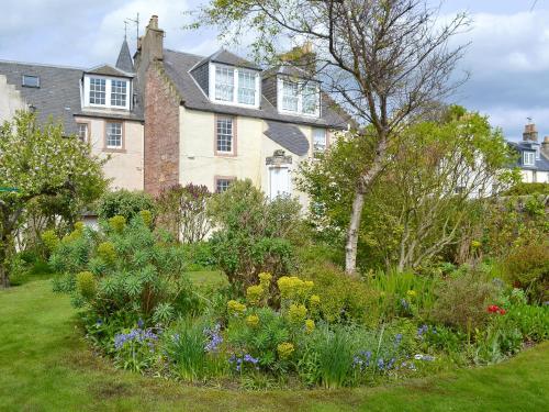 The Great Lodging Red House, , Fife