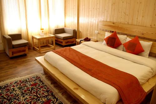 Hotel Dream Land - Riverside (old manali)