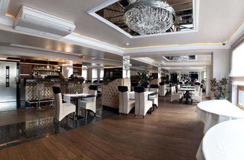 ห้องอาหาร, M Hotel Sosnowiec in ซอสโนเวียค