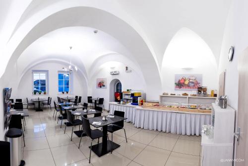 Food and beverages, U Tri hrusek Suites & Apartments in Ceske Budejovice