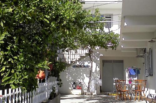 Apartments with a parking space Okrug Gornji Ciovo - 9444 - image 8