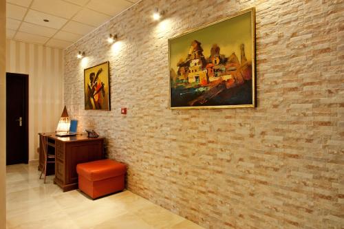 Hotel Cheap - image 13