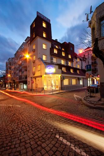 Hotel Cheap - image 5