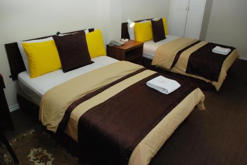 Hotel Bonaventure - Photo 2