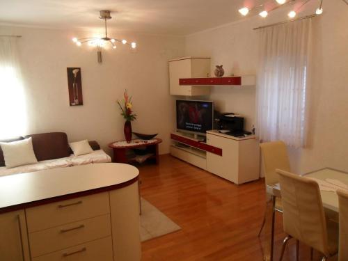 One-Bedroom Apartment image 1