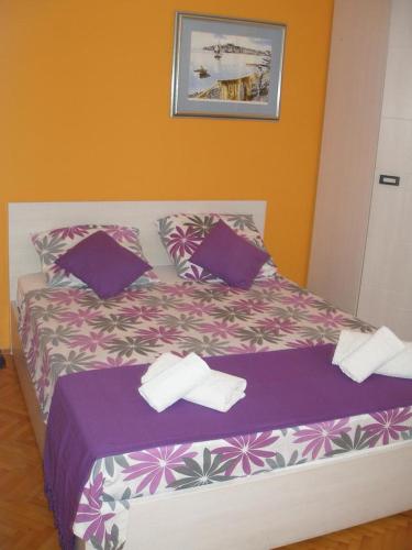 Apartments with a parking space Primosten - 12425 - image 4