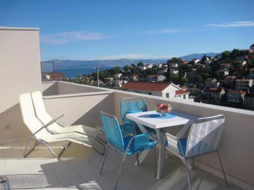 Apartment in Maslinica 