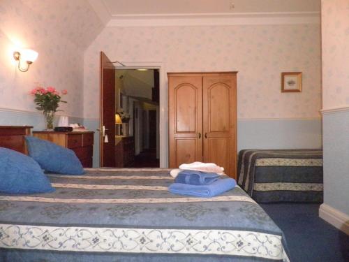 Midway Guest House - image 7