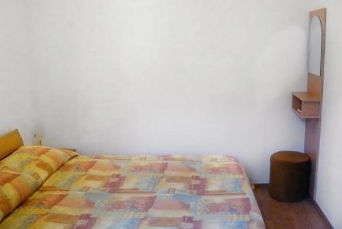 Apartments with a parking space Bol Brac - 2883 - image 6