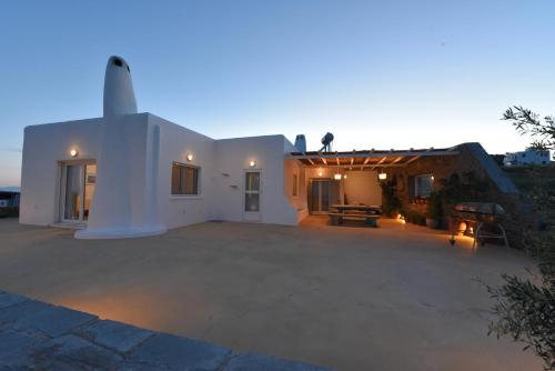  Traditional house with fantastic sea view!!!!! in 84100 Liaropá