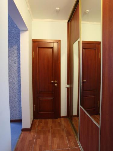 Paradise Hotel - image 11