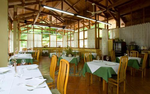 Restaurant, La Casona de Mestas in Ponga