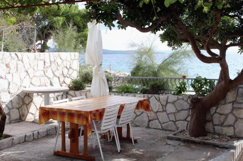  Apartment Ivan Dolac 130a in 21465 Jelsa