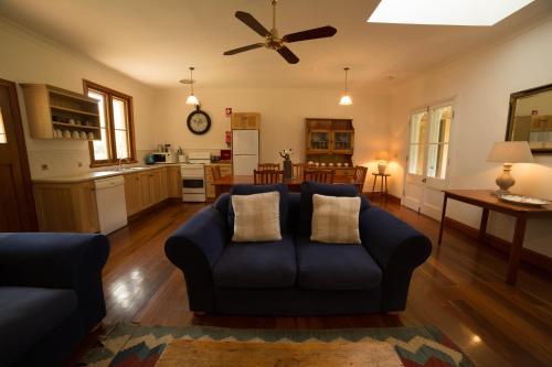 The Carriages Boutique Hotel and Vineyard Ideally located in the Pokolbin area, The Carriages Boutique Hotel and Vineyard promises a relaxing and wonderful visit. Both business travelers and tourists can enjoy the propertys facilities and se