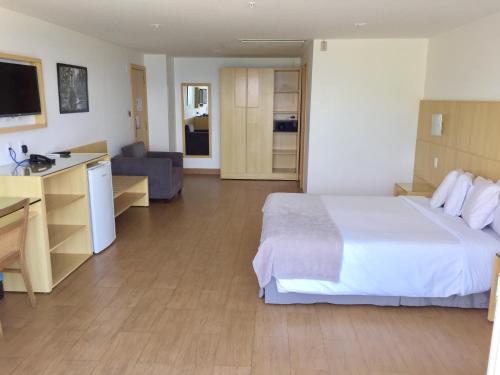 137855308 Atlantico Sul Hotel