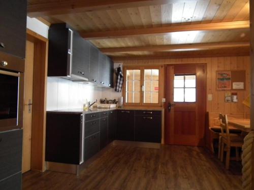 virtuve, Alpenlodge in Schattenhalb