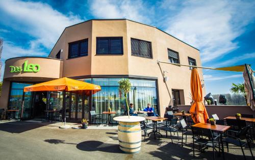 . Cafe-Restaurant LEO