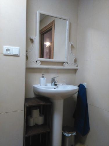 Bathroom, Apartamentos Calanda in Calanda