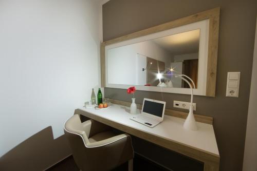 Confour Hotel - image 11