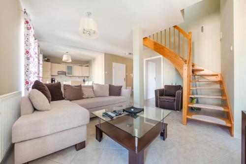 Three-Bedroom Apartment -Split level-18 Uzdrowiskowa Street image 4
